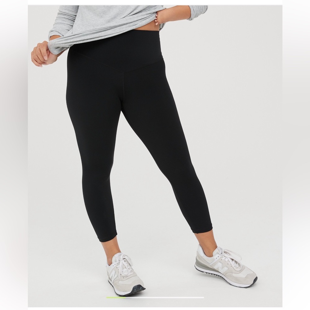 Aerie Black Chill Play Move Leggings